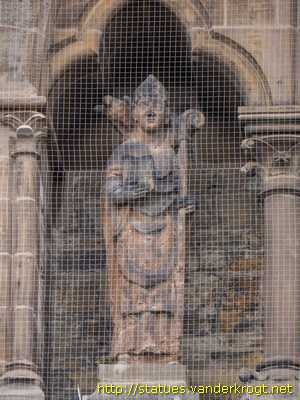 Paderborn - Heiligenstatuen am Dom