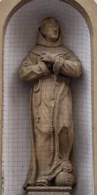 Paderborn - Heiligenstatuen am Franziskanerkloster und -kirche