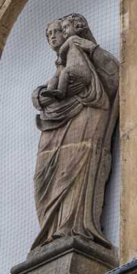 Paderborn - Heiligenstatuen am Franziskanerkloster und -kirche