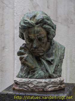 Bonn - Fünf Beethoven-Büsten