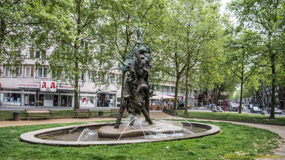Köln - Gothaer Brunnen
