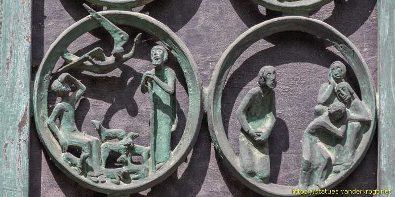 Rees - Bronzetüren der St.-Mariä-Himmelfahrt-Kirche
