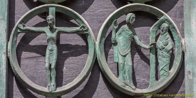 Rees - Bronzetüren der St.-Mariä-Himmelfahrt-Kirche