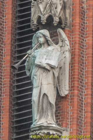 Gladbeck - Heiligenstatuen an der Lambertikirche