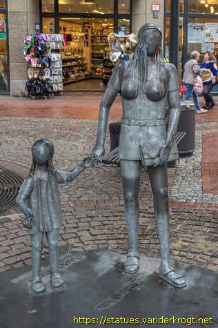 Gelsenkirchen-Buer - Rebekka - 3 Figuren