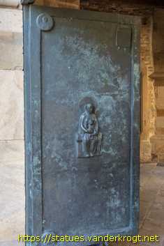 Essen - Bronzetüre des Südportals des Atriums