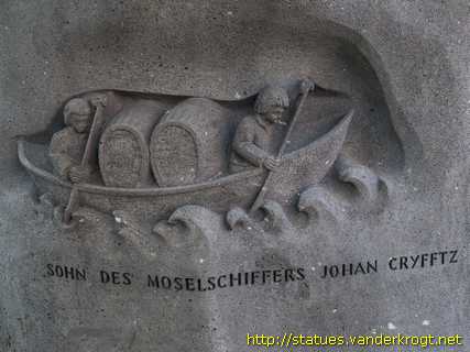 Koblenz - Nikolaus-von-Kues Denkmal