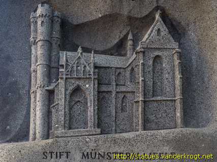 Koblenz - Nikolaus-von-Kues Denkmal