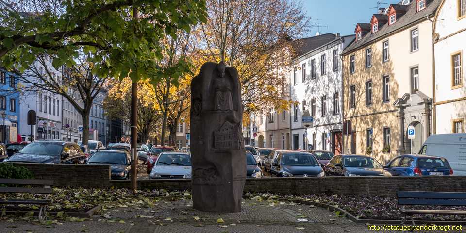 Koblenz - Nikolaus-von-Kues Denkmal