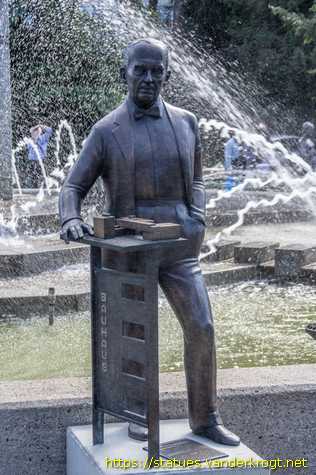 Dessau - Brunnen "Stadtgespräch"