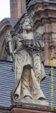 Saarbrücken - Skulpturen an der Ludwigskirche