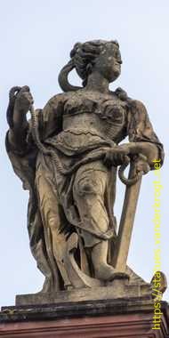 Saarbrücken - Skulpturen an der Ludwigskirche