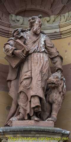 Saarbrücken - Skulpturen an der Ludwigskirche