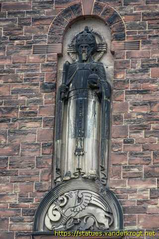 Saarbrücken - Skulpturen an der Christkönig-Kirche