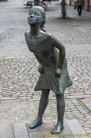 St. Ingbert - Mädchen und Junge Brunnen