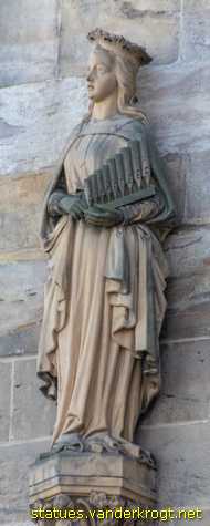 Erfurt - Heiligenstatuen an der Hohen Domkirche St. Marien