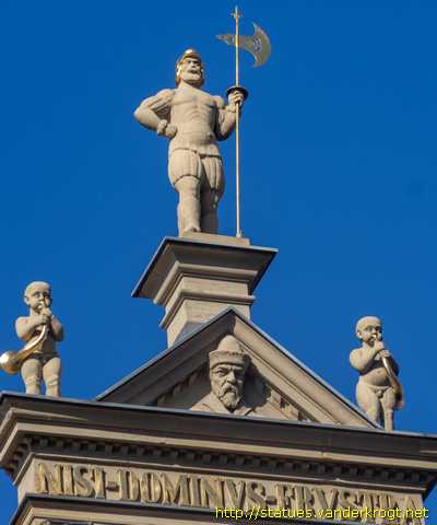 Erfurt - Fassadenskulpturen des Gildehauses