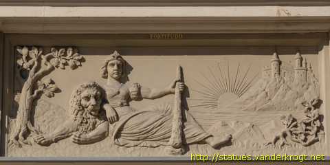 Erfurt - Fassadenskulpturen des Gildehauses