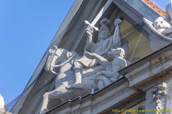 Erfurt - Fassadenskulpturen des Pack- und Waagehofes