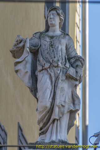 Erfurt - Fassadenskulpturen des Pack- und Waagehofes