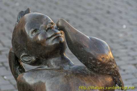 Mühlhausen - Mädchen mit Taube