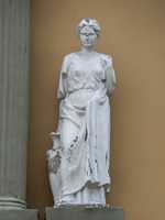 Tartu - Figuurid fassaadil