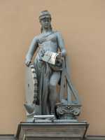 Tartu - Figuurid fassaadil