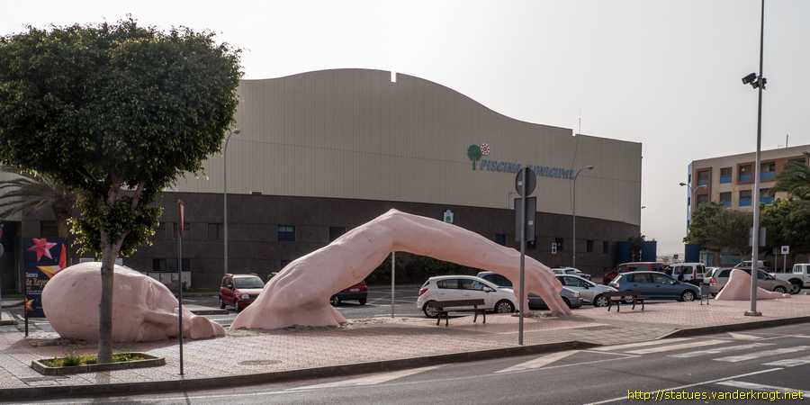 Vecindario - El Nadador