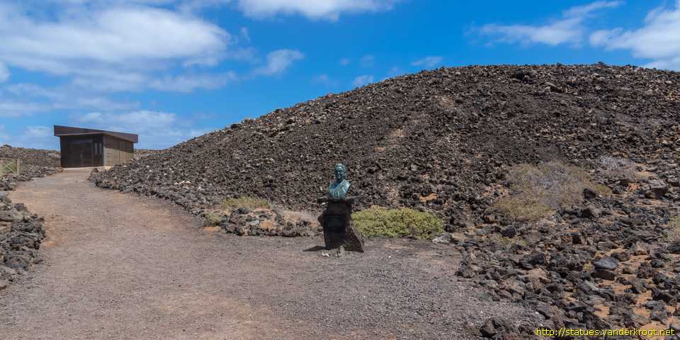 Isla de Lobos - Josefina Plá (busto)
