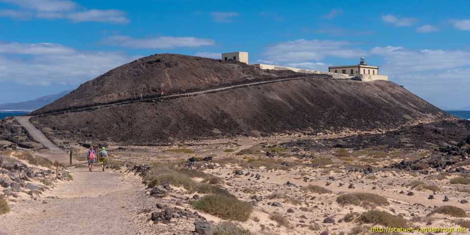 Isla de Lobos - Josefina Plá  (placa conmemorativa)
