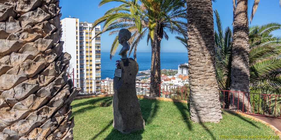 Puerto de la Cruz - Dulce María Loynaz