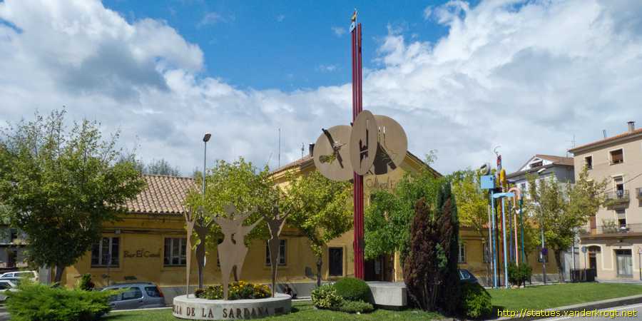 Ripoll / Monument a la Sardana