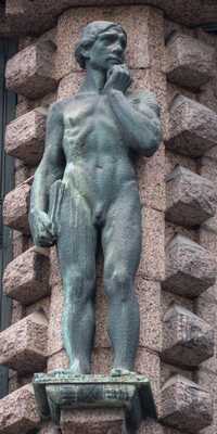 Helsinki - Wuorion talon julkisivuveistokset