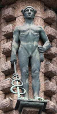 Helsinki - Wuorion talon julkisivuveistokset