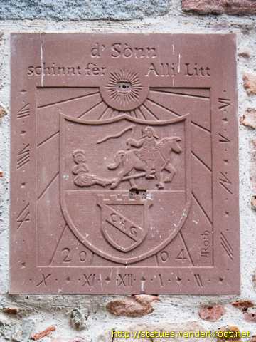 Saint-Hippolyte - Cadran solaire avec blason de Saint-Hippolyte