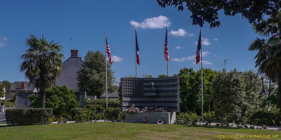 Saint-L� - Thomas D. Howie