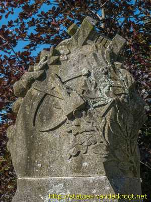 Bricquebec - Monument aux frères Frémine et à Le Véel