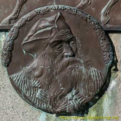 Bricquebec - Monument aux frères Frémine et à Le Véel