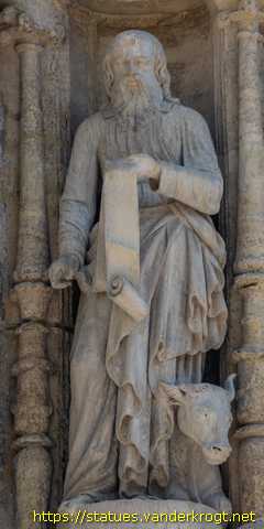 Châlons-en-Champagne - Statues sur l'Église Saint-Alpin