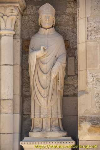 Châlons-en-Champagne - Statues sur l'Église Saint-Alpin