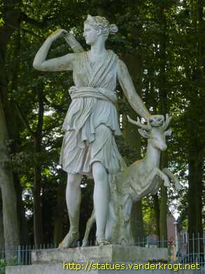 Eu / Diane Chasseresse, Apollon du Belvédère et Diane de Gabies