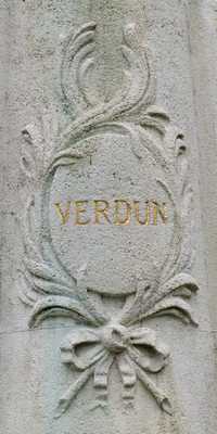 Barentin - Monument aux morts