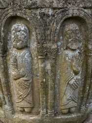 Barentin - Potiche sculptée