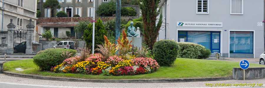 Foix / La jeune femme et le monde