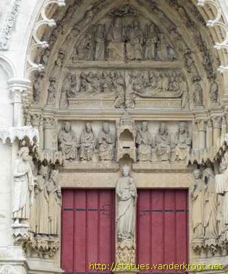 Amiens - Sculptures à la façade de la Cathédrale