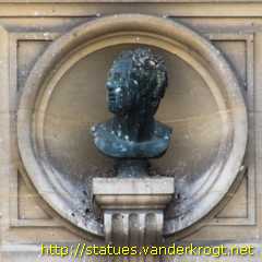 Chantilly - Huit bustes antiques