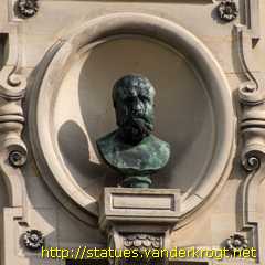 Chantilly - Huit bustes antiques