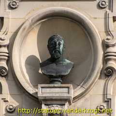 Chantilly - Huit bustes antiques