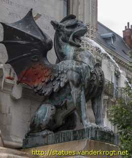 Grenoble - Fontaine des trois ordres