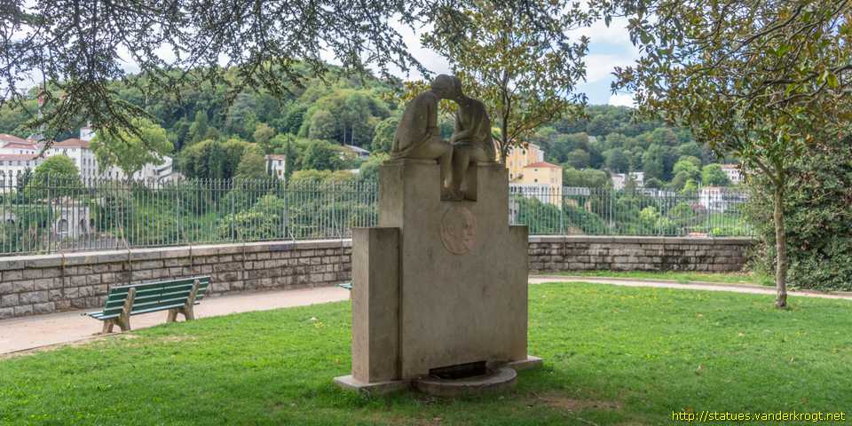 Lyon - Monument à Xavier Privas